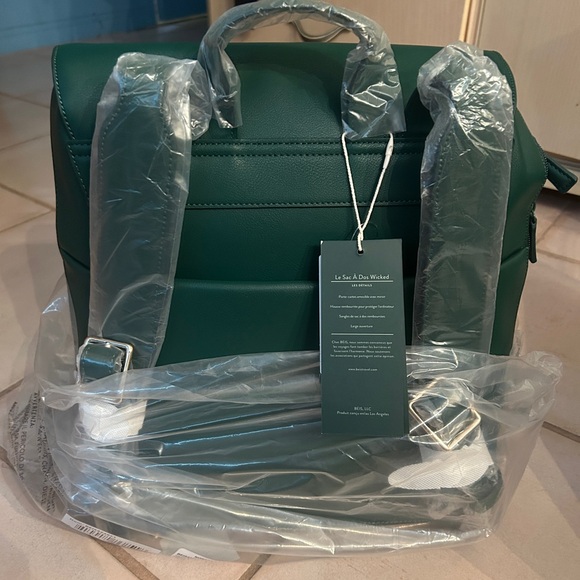 NWT Beis Wicked Backpack in Wicked Green - Picture 6 of 8